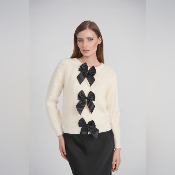 Commence Ivory Sweater with Black Bow Accents - Picture 1 of 5